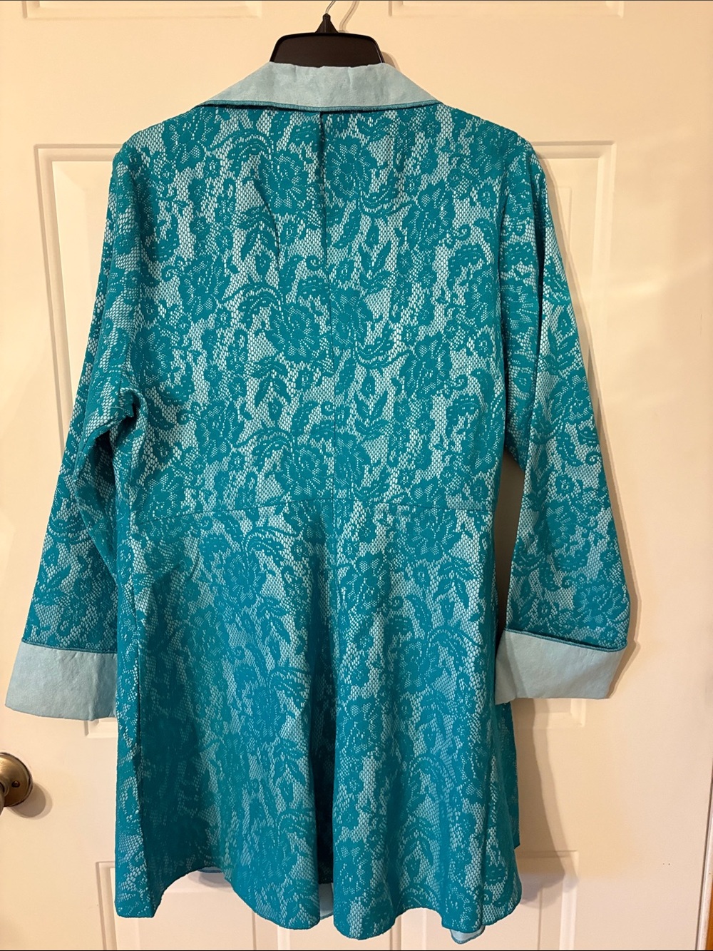 Lace-Pattern Teal Ruffled Robe Jacket - Picture 3 of 3